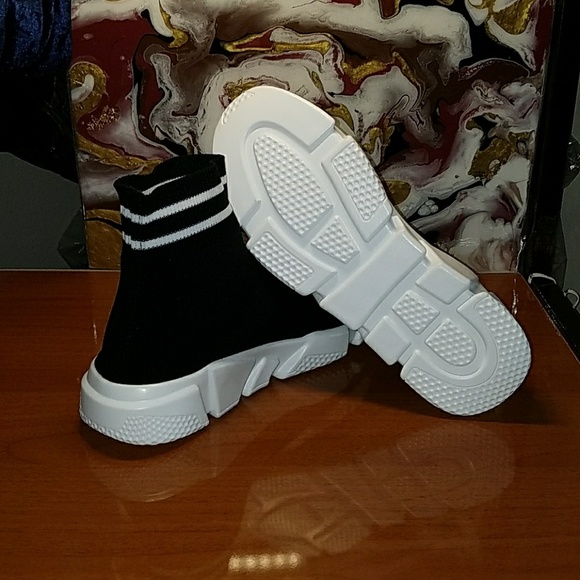 Mens "Tyga" Ultra Lightweight High Sock Sneakers - Picture 6 of 7